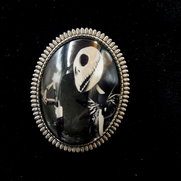 Jack Skellington Nightmare Before Christmas Metalic & Glass Brooch - Picture 2 of 6